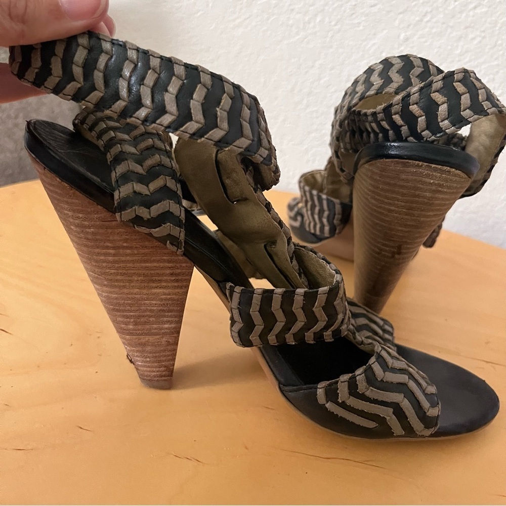 Trouve Heeled Leather Sandal Black Tan Size 10 - Picture 5 of 13